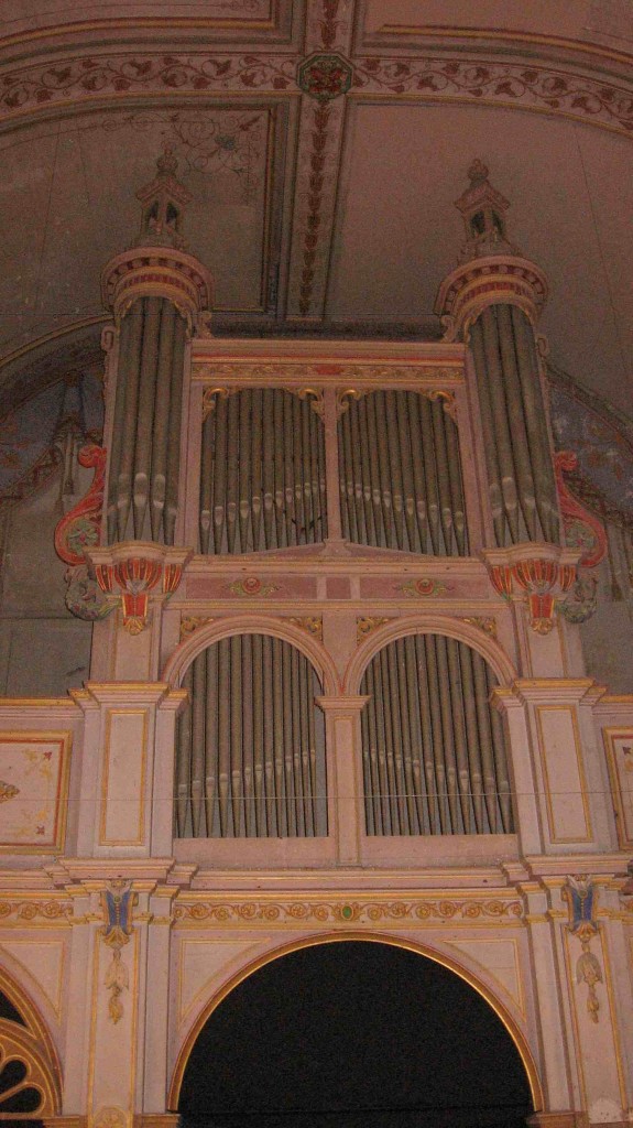 Orgue postiche de la chapelle des Paulines, à Tréguier