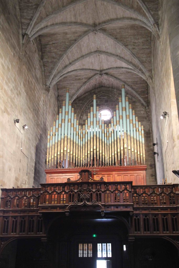 Façade vue de la nef