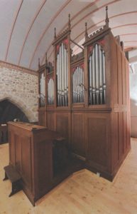 Photo de l'orgue de l'église St-Georges de Pleubian